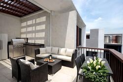 Lakeville (D22), Condominium #555296851